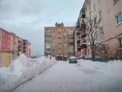 В Холмском городском округе продолжается плановая уборка улиц и дворов от снега 