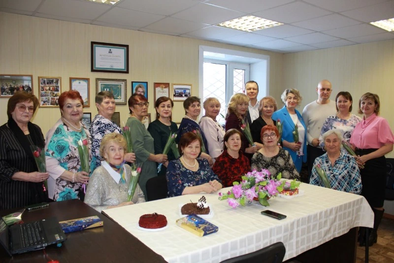 Члены Холмского объединения женщин приняли поздравление с наступающим праздником