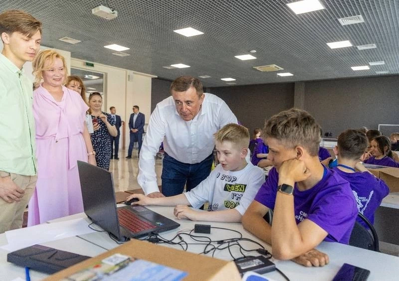 Валерий Лимаренко пообщался с участниками интенсивной образовательной смены центра одаренных детей