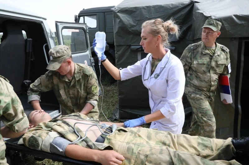 Медиков, а также водителей категорий С, D и Е приглашают на военную службу!