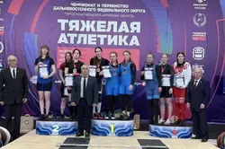 Холмские тяжелоатлеты прекрасно выступили на чемпионате и первенстве ДФО