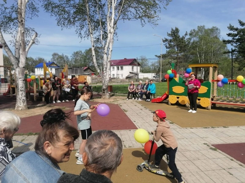 Во дворе домов по ул. Советская 36, 38, 40 в с. Чапланово прошёл праздник.