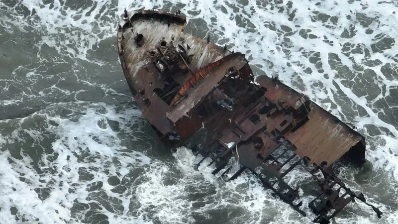 Два затонувших судна удалят из акватории Холмского района