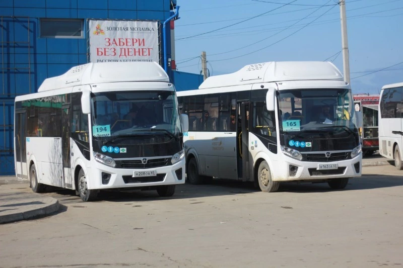 Новые автобусы вышли на линии Холмск-Костромское и Холмск-Правда