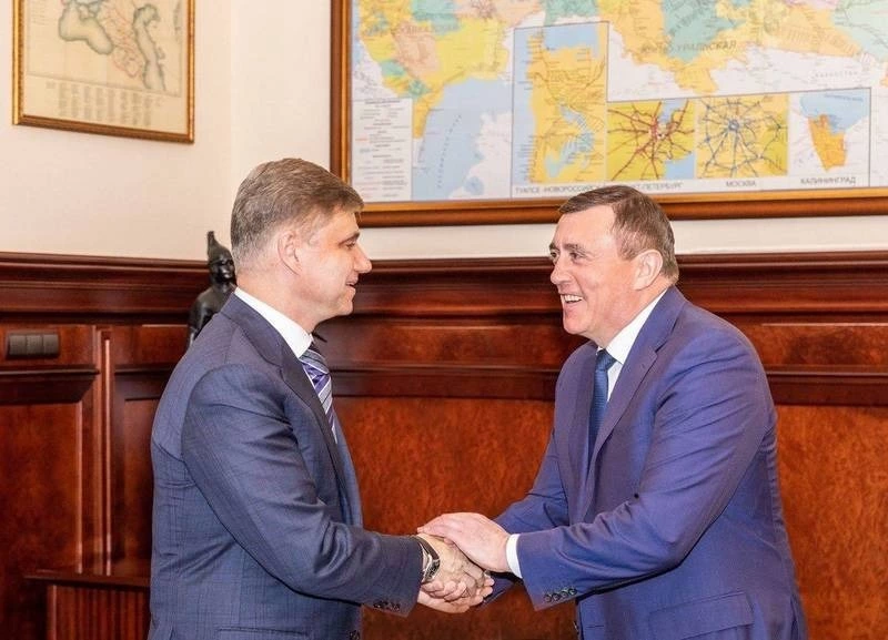 Губернатор Валерий Лимаренко обсудил с главой РЖД проект строительства моста между Сахалином и матер
