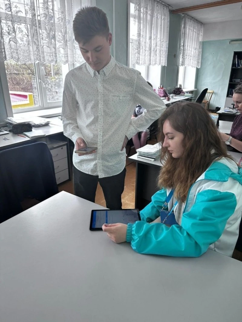 Волонтеры продолжают помогать жителям во время голосования за объекты благоустройства