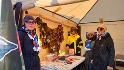 Серебряные добровольцы Холмска представили город на благотворительной ярмарке в Южно-Сахалинске