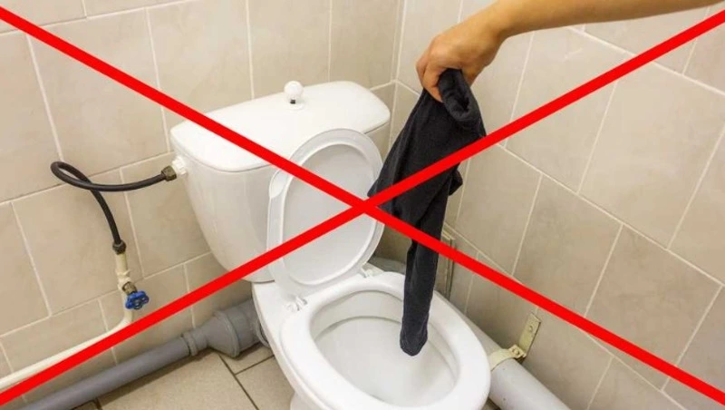 Полотенца, шторы, подгузники и жир стали причинами засора системы в Холмске